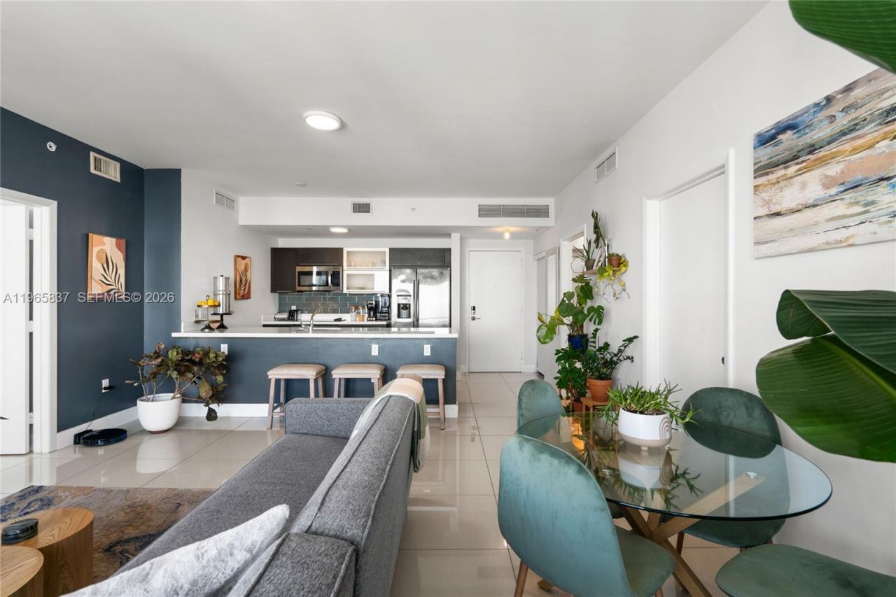 90 SW 3rd St , Unit 2706, Miami, FL 33130 Photo