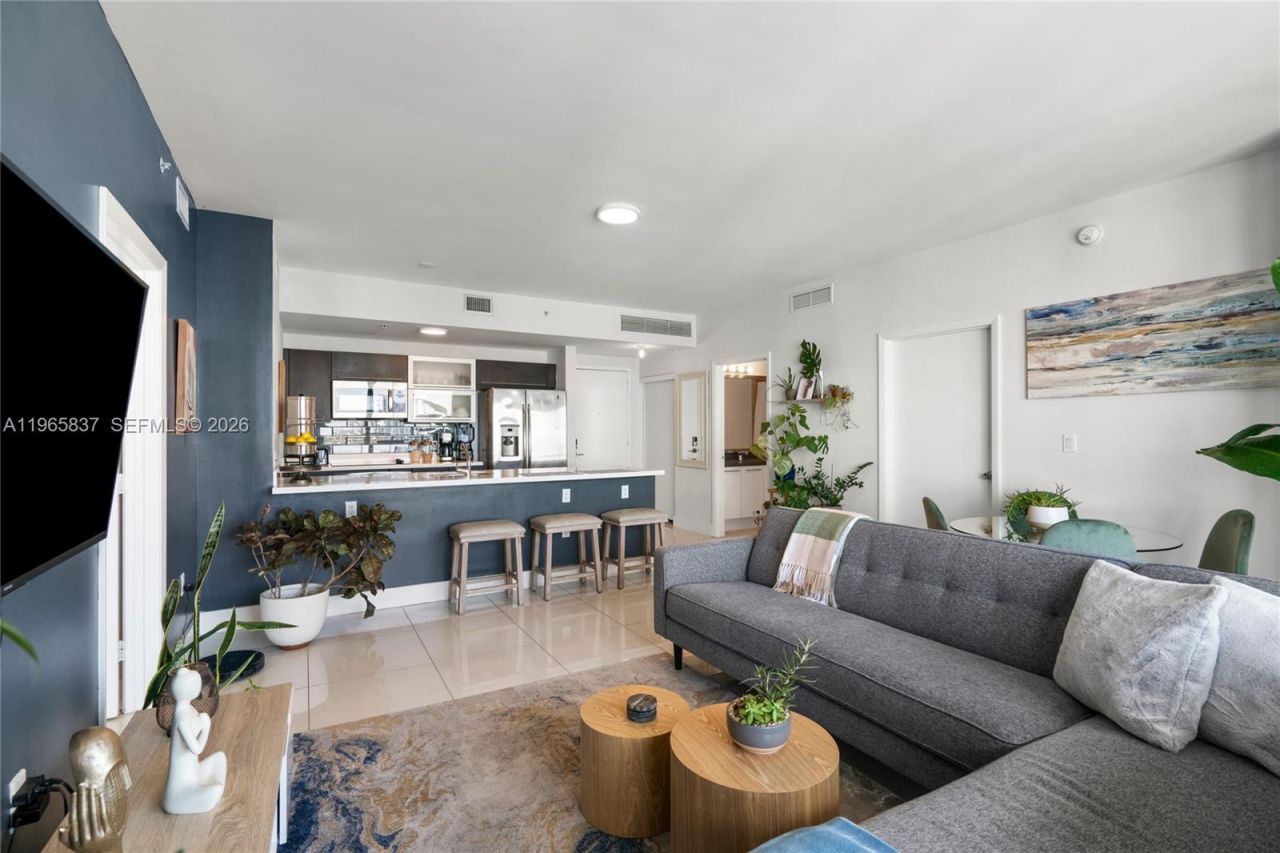 90 SW 3rd St , Unit 2706, Miami, FL 33130 Photo