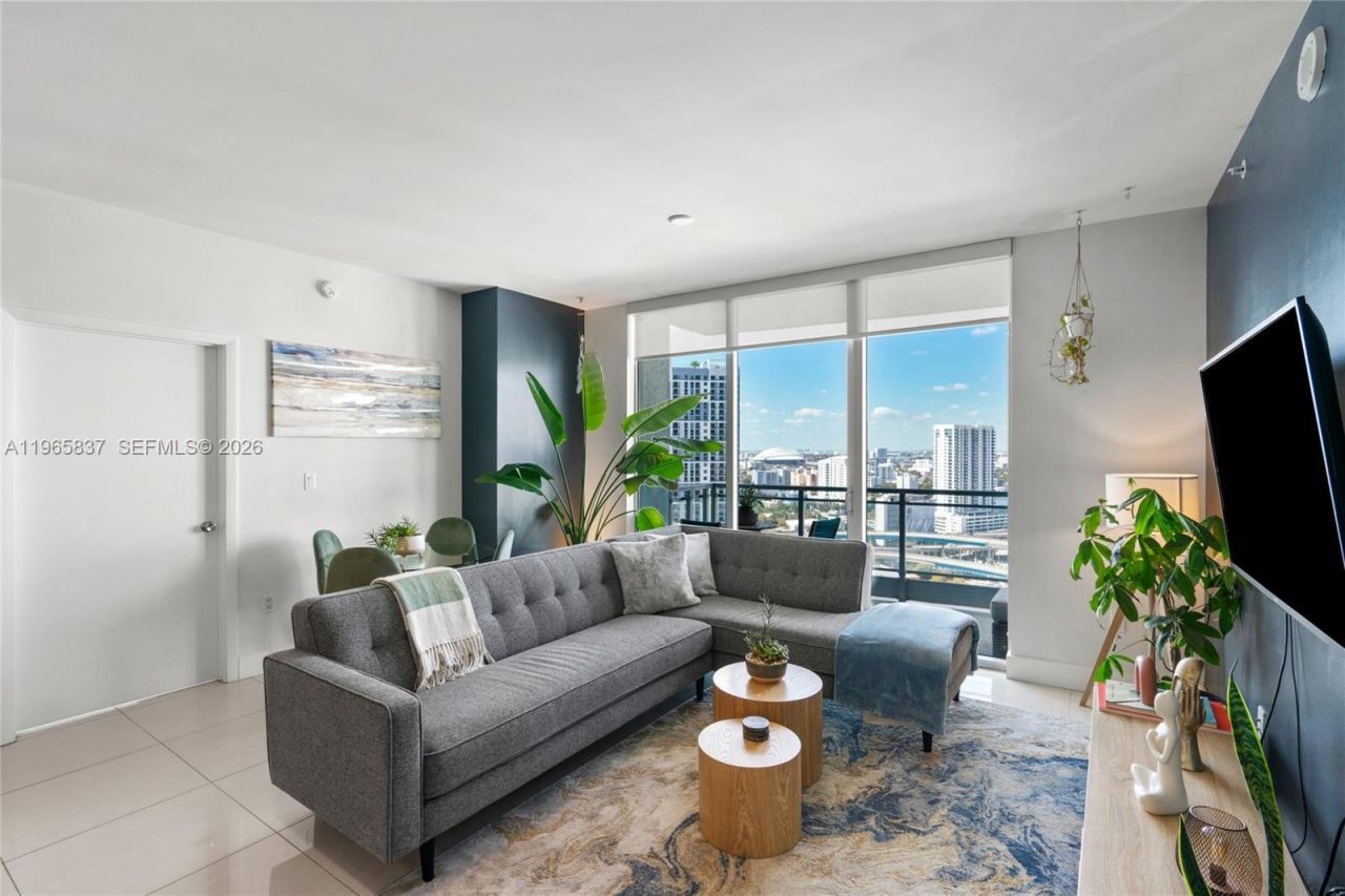 90 SW 3rd St , Unit 2706, Miami, FL 33130 Photo