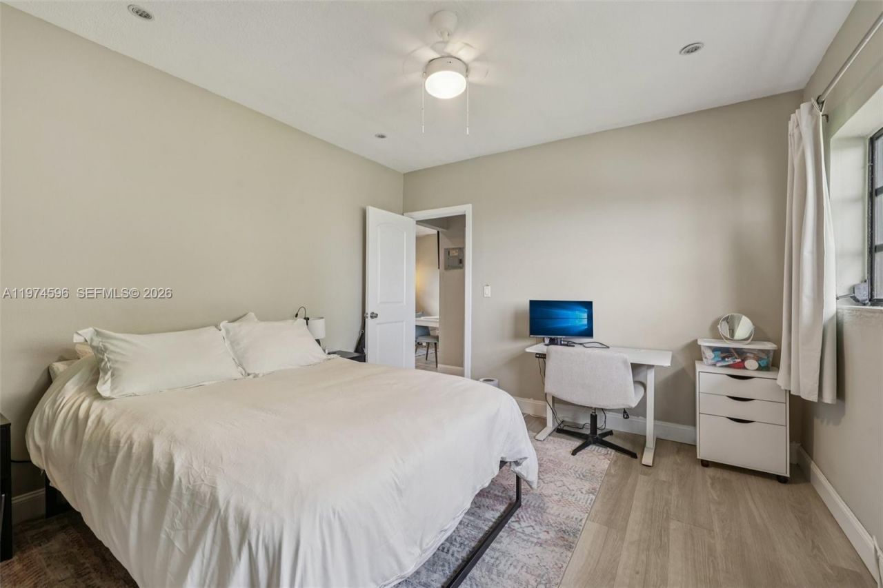 7845 NE Bayshore Ct , Unit 16, Miami, FL 33138 Photo