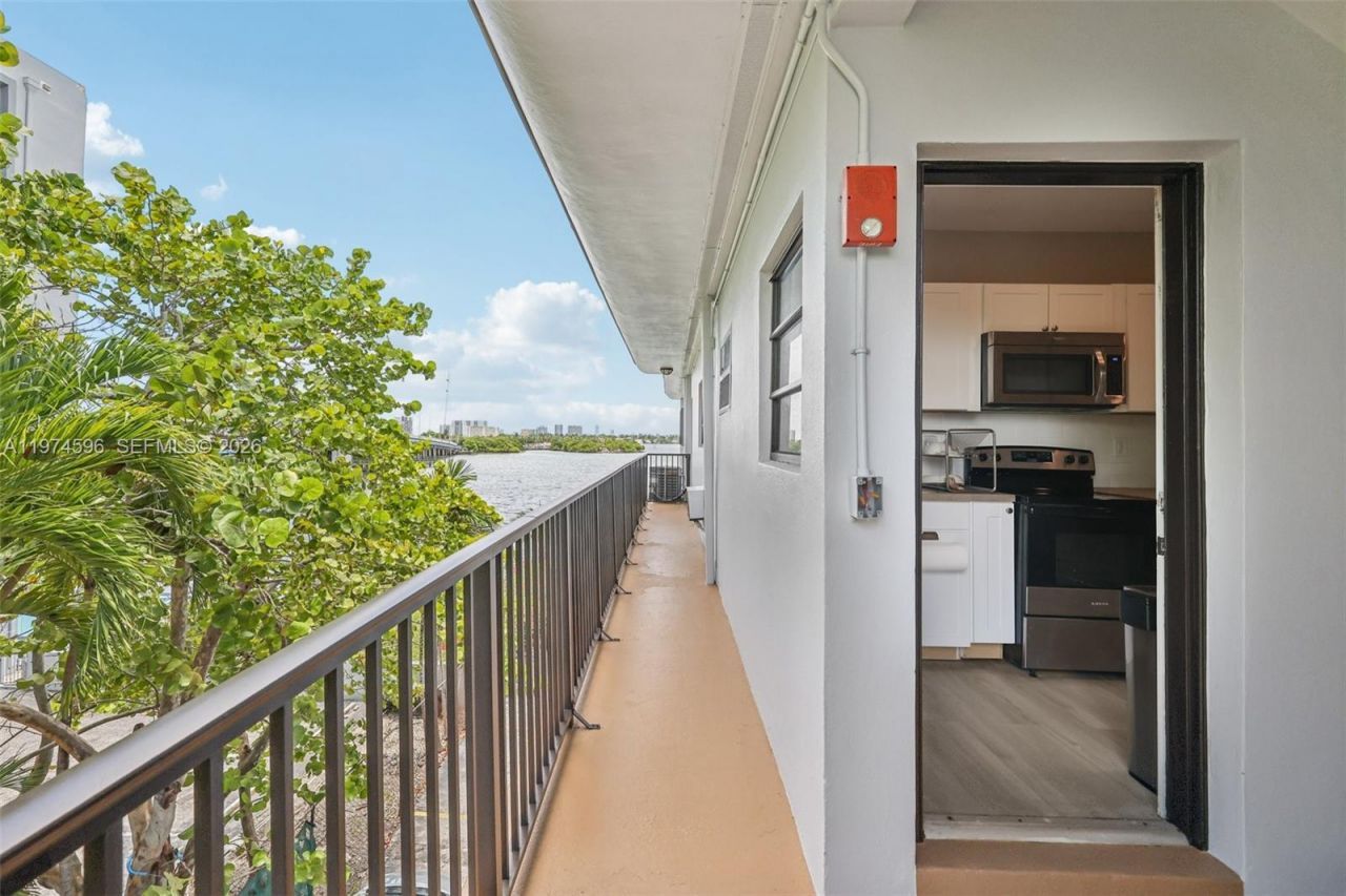 7845 NE Bayshore Ct , Unit 16, Miami, FL 33138 Photo