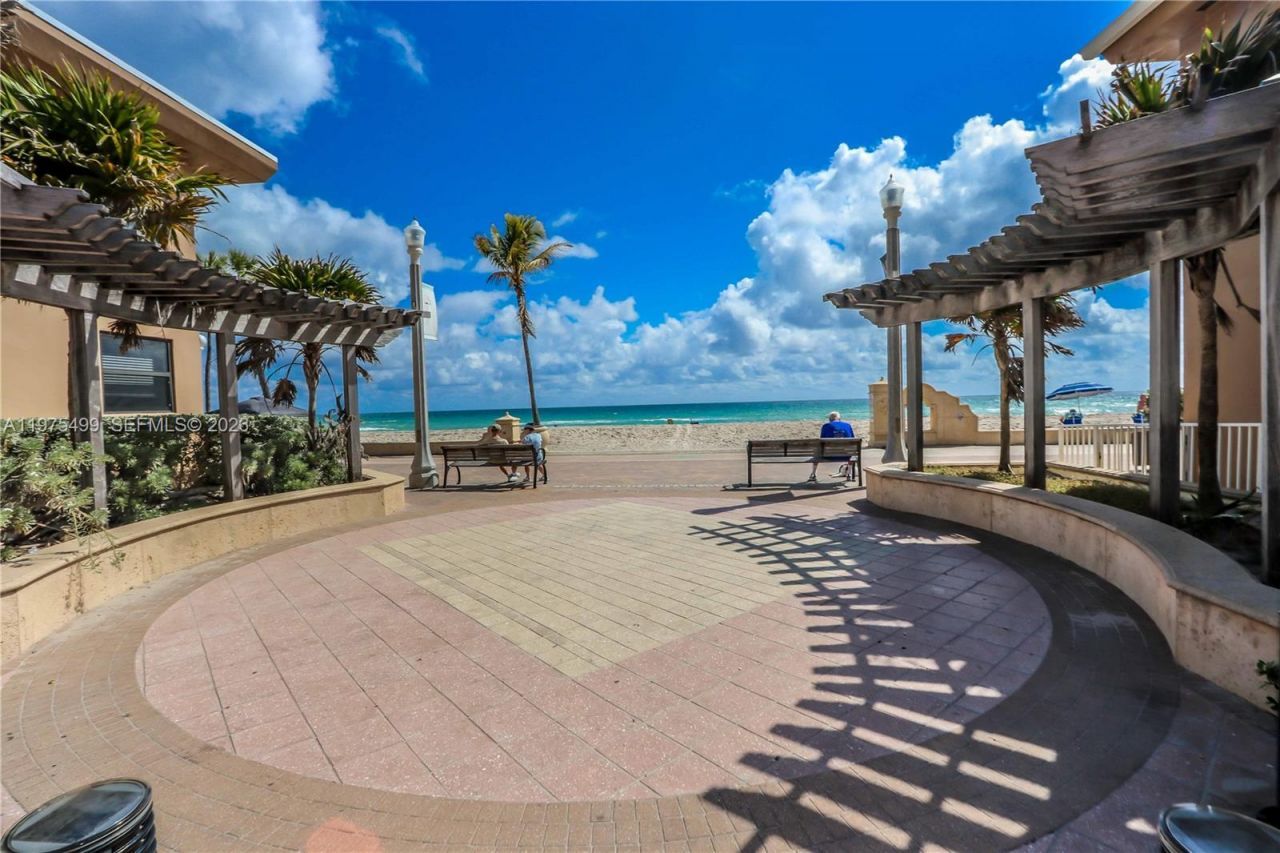 302 New Hampshire St , Unit 3AB, Hollywood, FL 33019 Photo