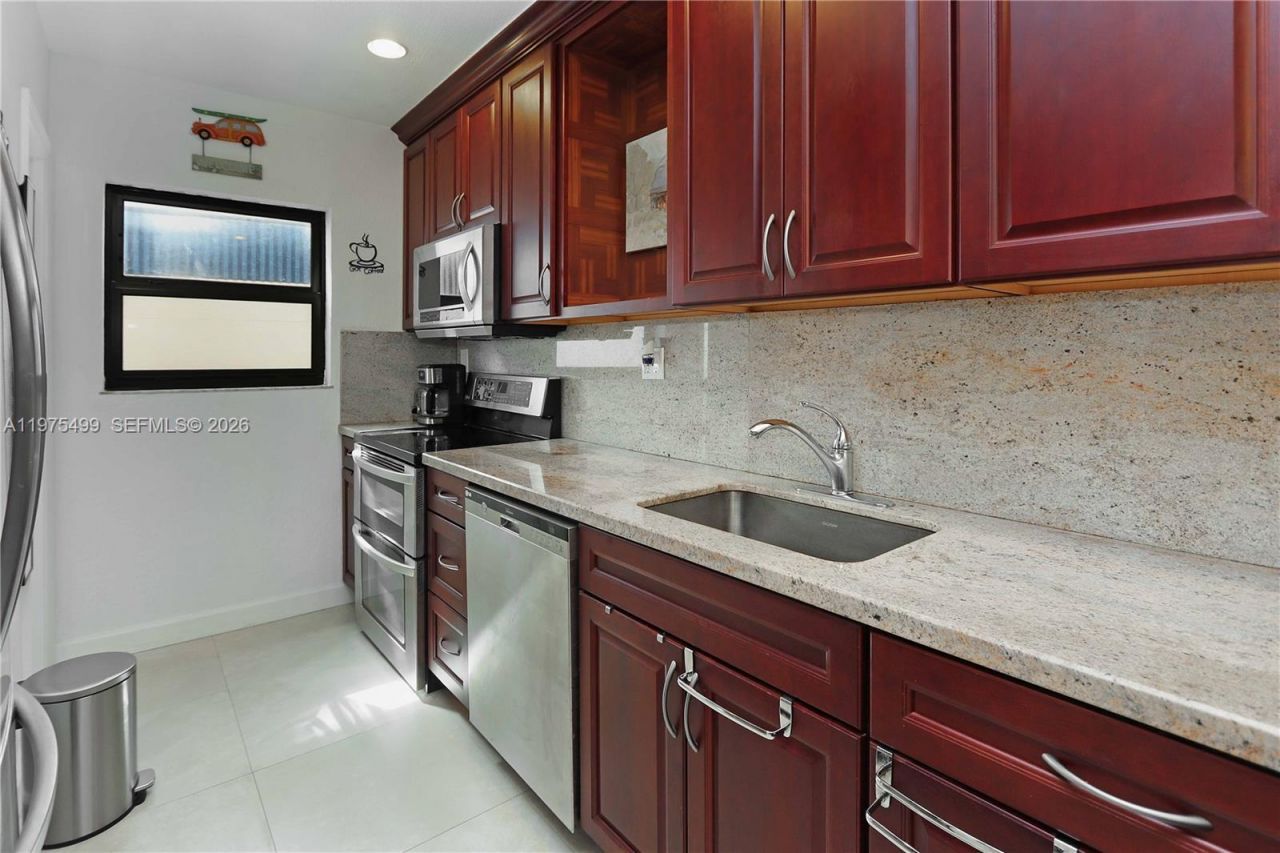 302 New Hampshire St , Unit 3AB, Hollywood, FL 33019 Photo