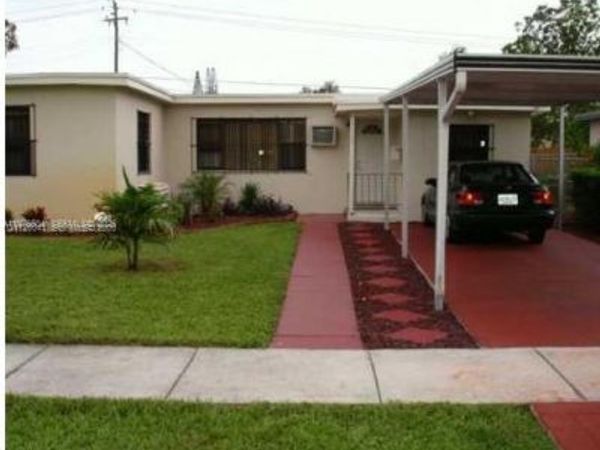 1590 NE 161st St, North Miami Beach, FL 33162