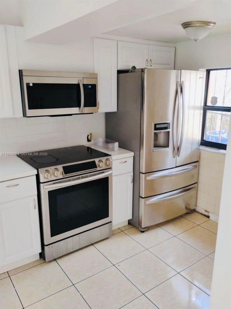 1590 NE 161st St, North Miami Beach, FL 33162 Photo