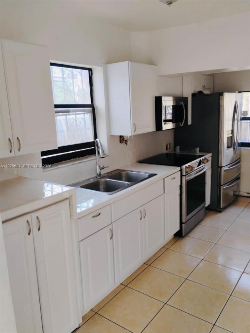 1590 NE 161st St, North Miami Beach, FL 33162 Photo