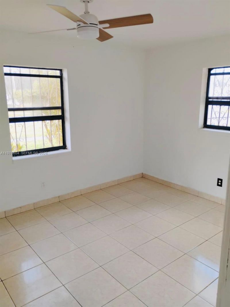 1590 NE 161st St, North Miami Beach, FL 33162 Photo