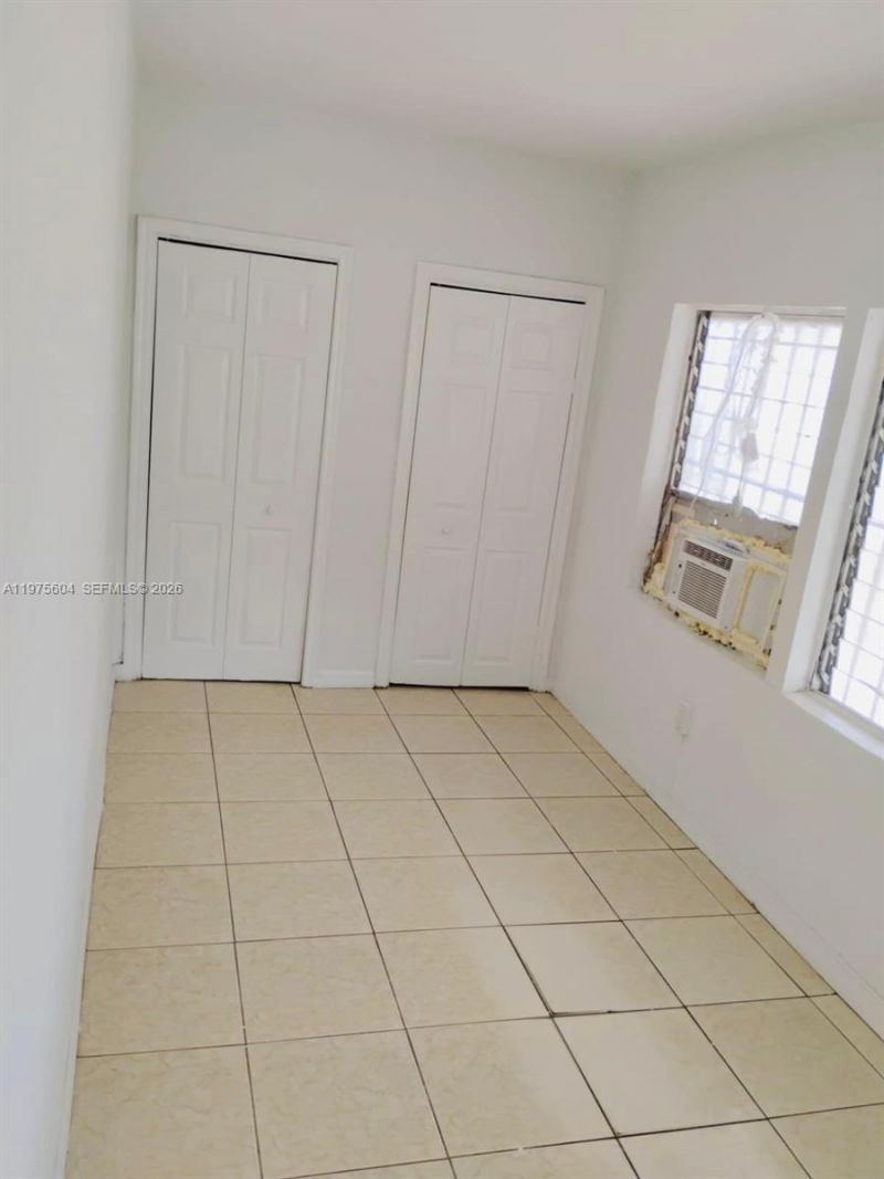1590 NE 161st St, North Miami Beach, FL 33162 Photo