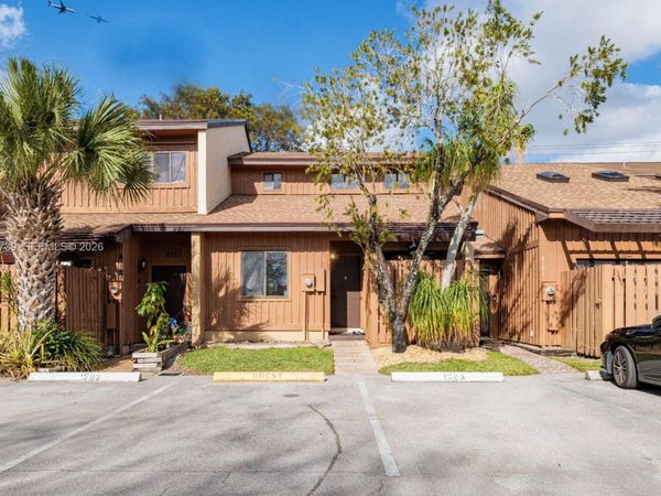 4169 S Pine Island Rd , Davie, FL 33328