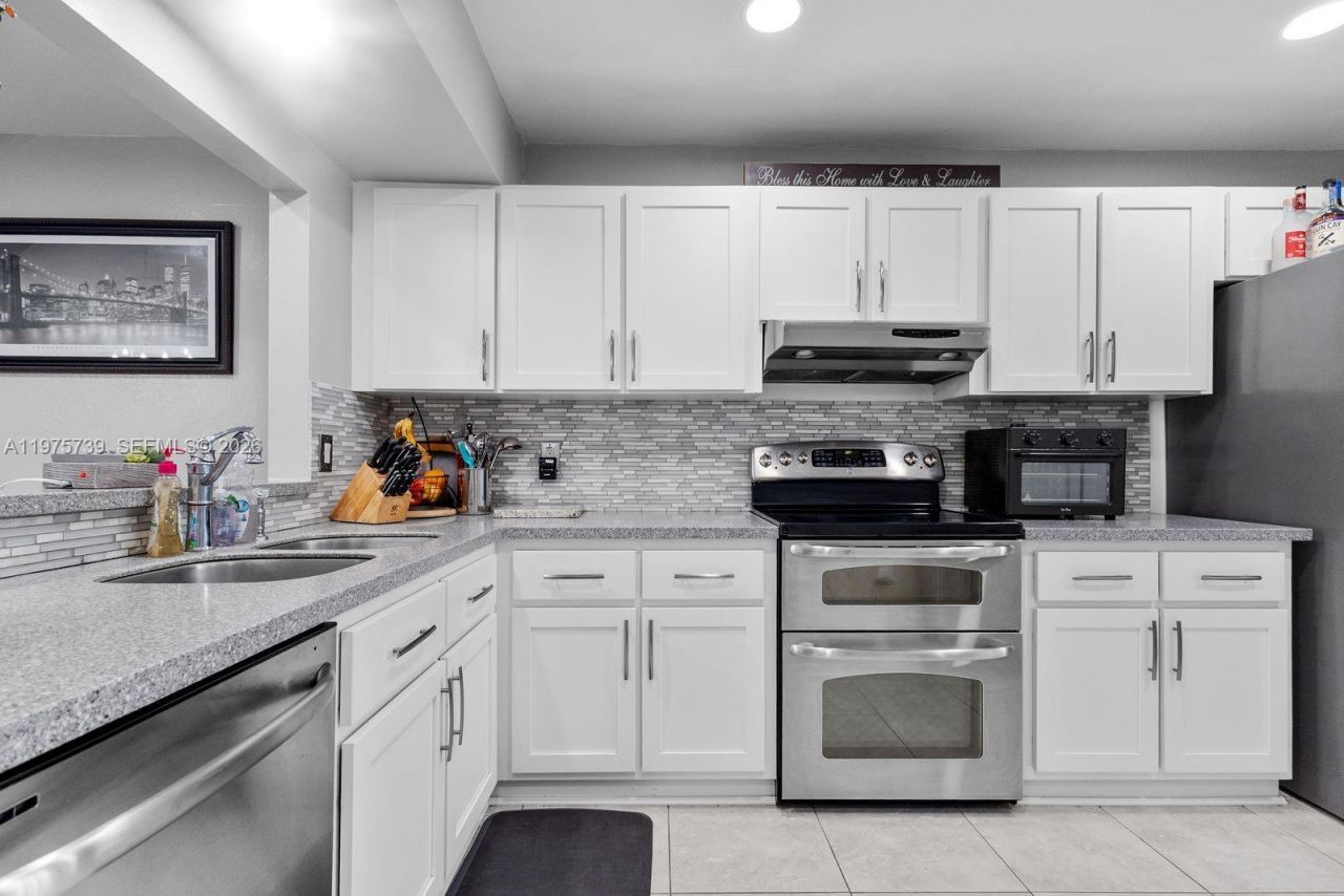 4169 S Pine Island Rd , Davie, FL 33328 Photo