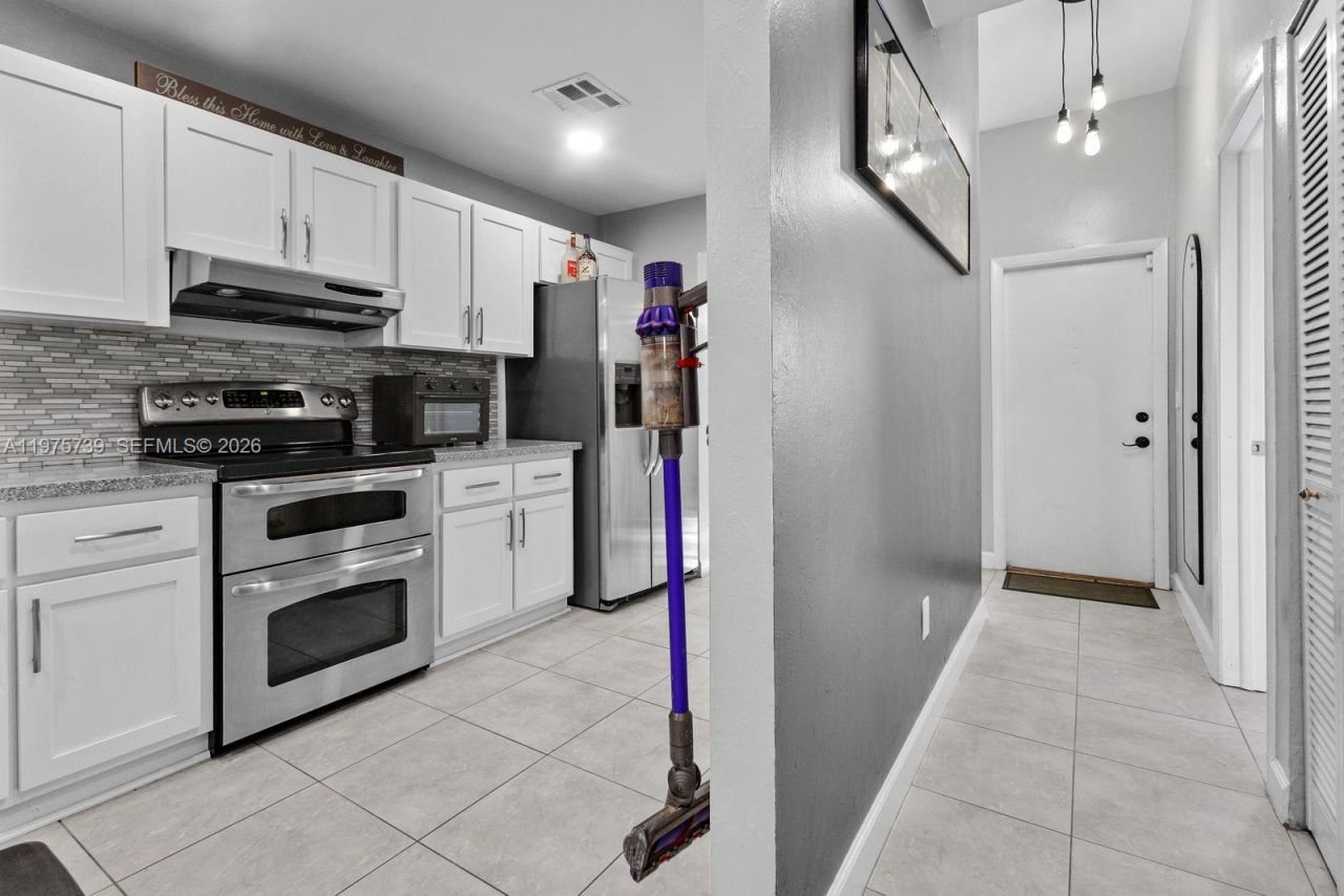 4169 S Pine Island Rd , Davie, FL 33328 Photo