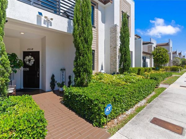 21018 NE 8th Ave, Unit 21018, Miami, FL 33179