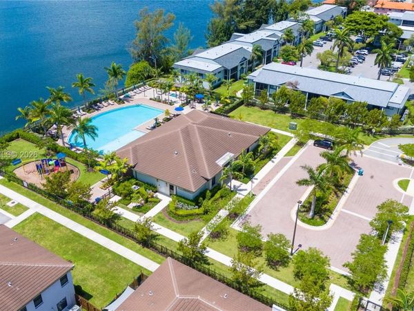 21018 NE 8th Ave, Unit 21018, Miami, FL 33179