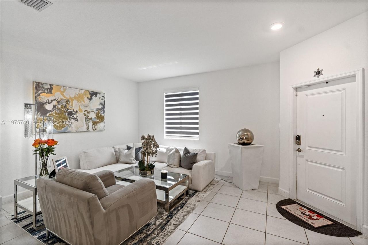 21018 NE 8th Ave, Unit 21018, Miami, FL 33179 Photo