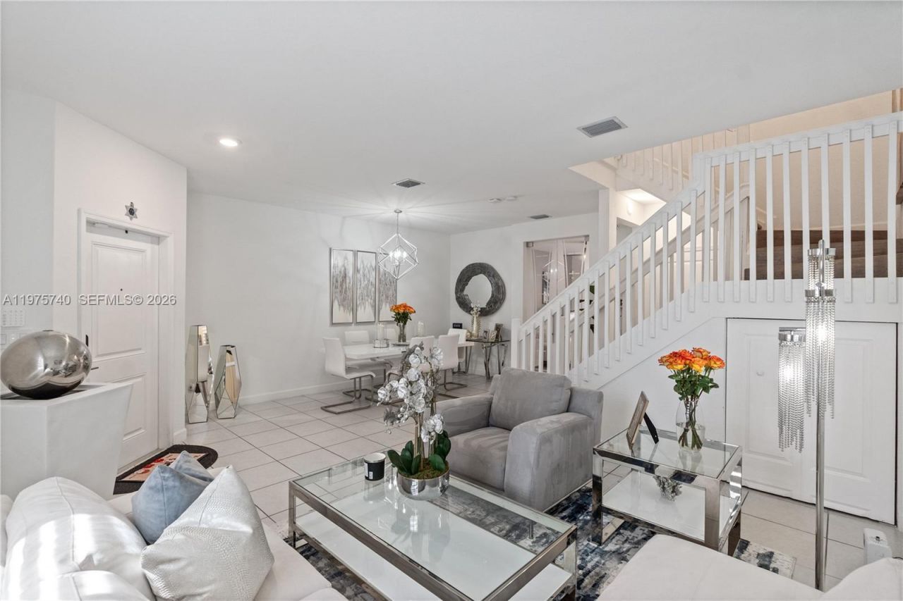 21018 NE 8th Ave, Unit 21018, Miami, FL 33179 Photo