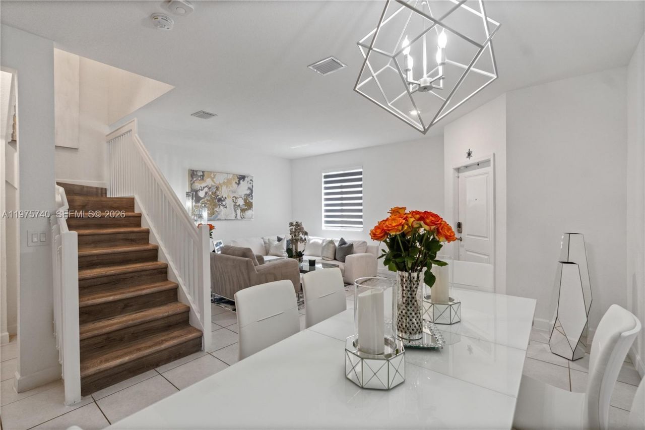 21018 NE 8th Ave, Unit 21018, Miami, FL 33179 Photo