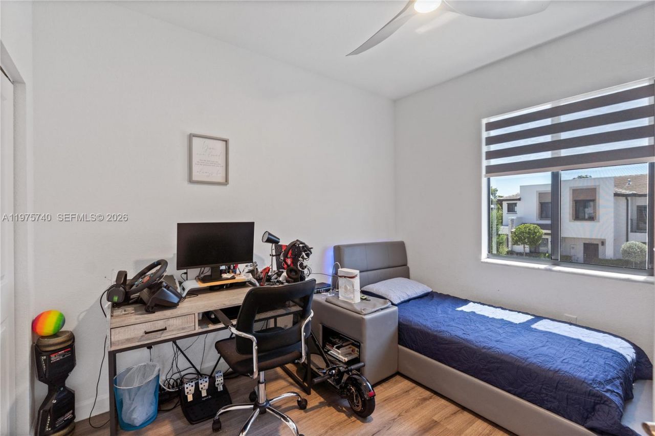 21018 NE 8th Ave, Unit 21018, Miami, FL 33179 Photo