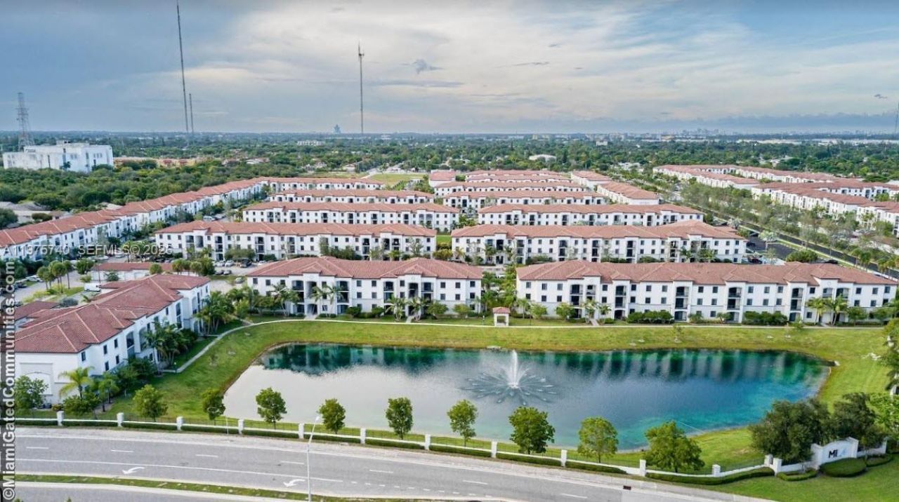 21018 NE 8th Ave, Unit 21018, Miami, FL 33179 Photo