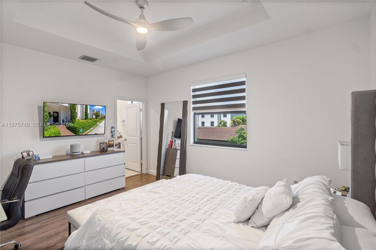 21018 NE 8th Ave, Unit 21018, Miami, FL 33179 Photo