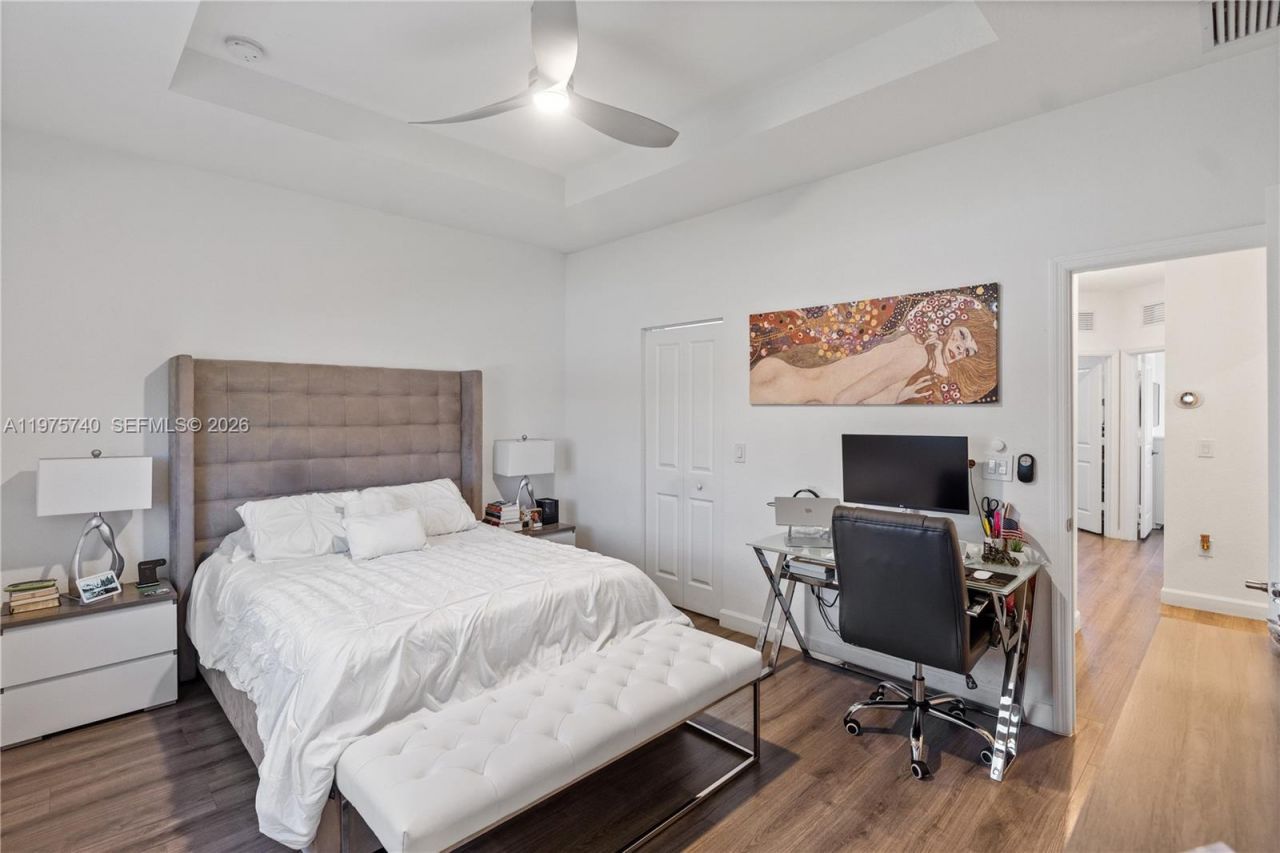 21018 NE 8th Ave, Unit 21018, Miami, FL 33179 Photo