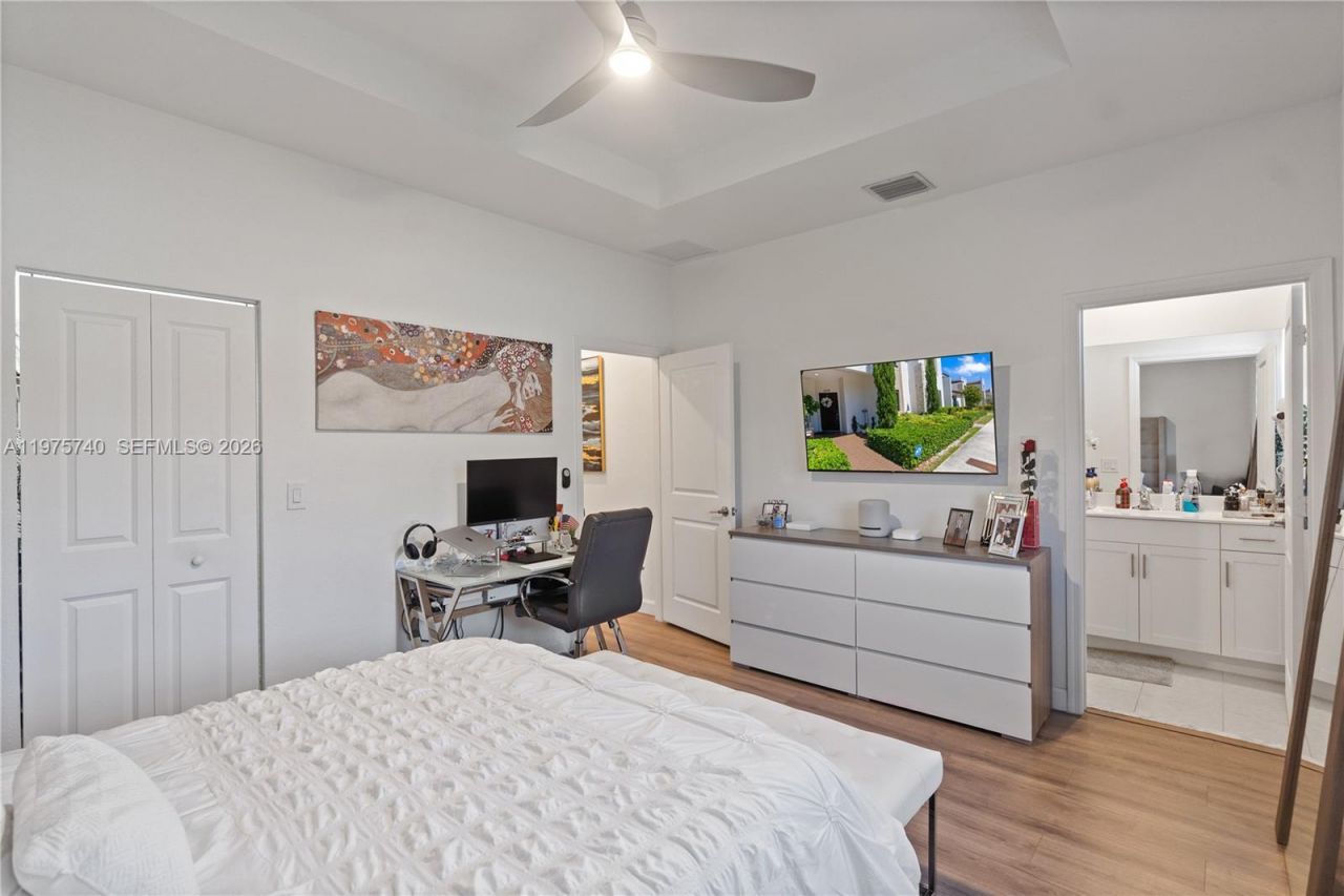 21018 NE 8th Ave, Unit 21018, Miami, FL 33179 Photo