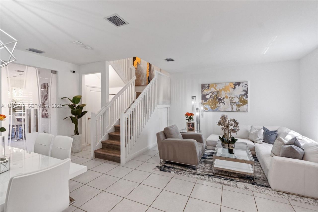 21018 NE 8th Ave, Unit 21018, Miami, FL 33179 Photo