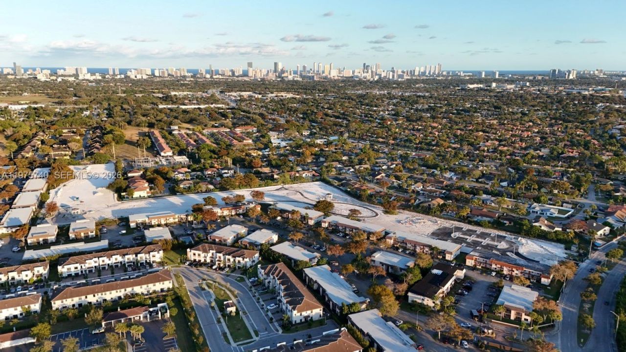 21018 NE 8th Ave, Unit 21018, Miami, FL 33179 Photo