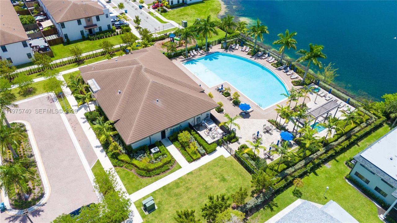 21018 NE 8th Ave, Unit 21018, Miami, FL 33179 Photo