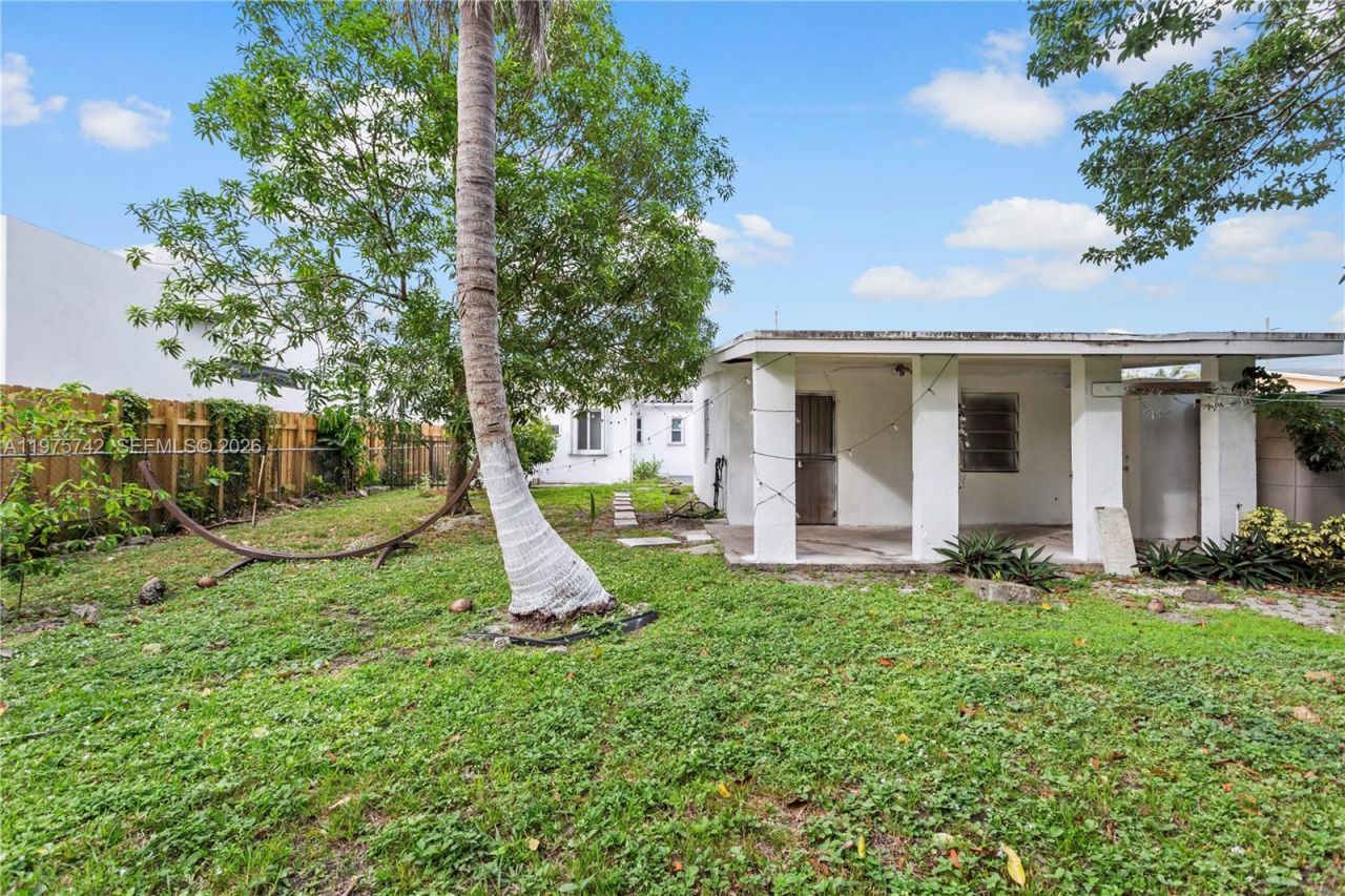 400 NW 47th St , Miami, FL 33127 Photo