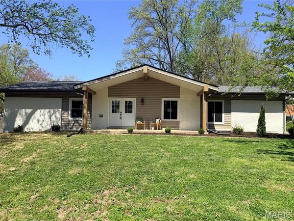 170 Saddleford Drive, Chesterfield, MO 63017