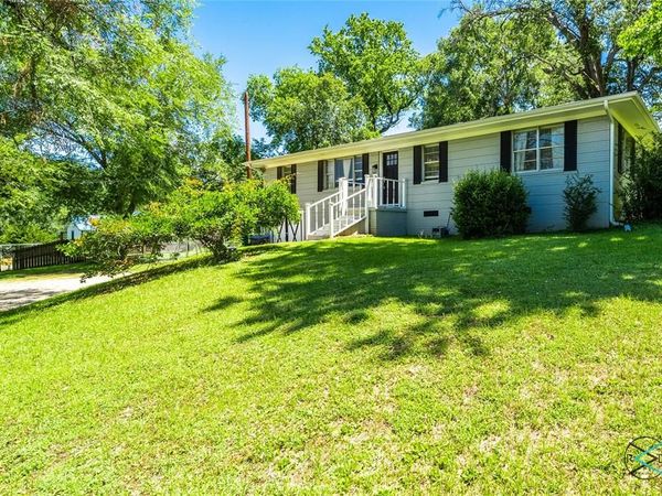 1506 Bassett Road, Palestine, TX 75803