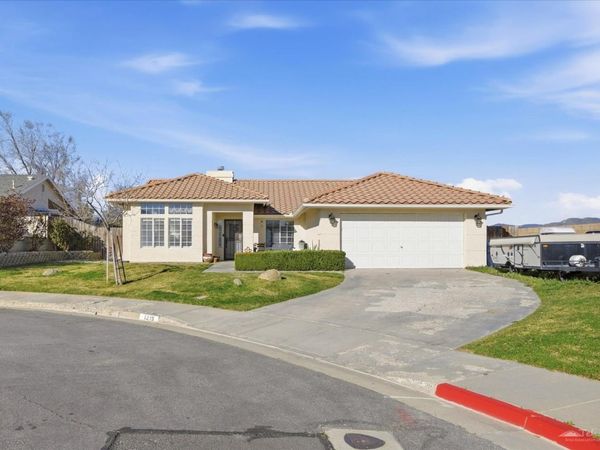 1219 Catalpa Ct, Tehachapi, CA 93561