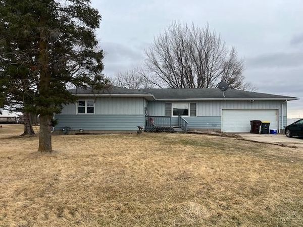 2585 S Van Brocklyn Road, FREEPORT, IL 61032