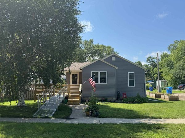310 W Cedar St., Vermillion, SD 57069