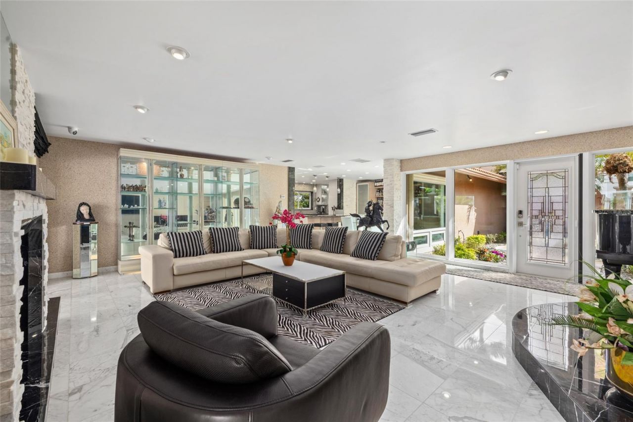 1749 Sandalwood Drive, Sarasota, FL 34231 Photo