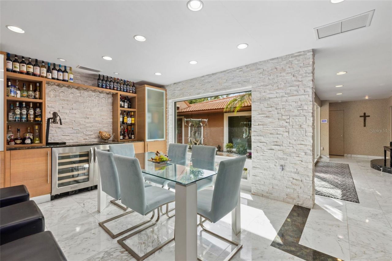 1749 Sandalwood Drive, Sarasota, FL 34231 Photo