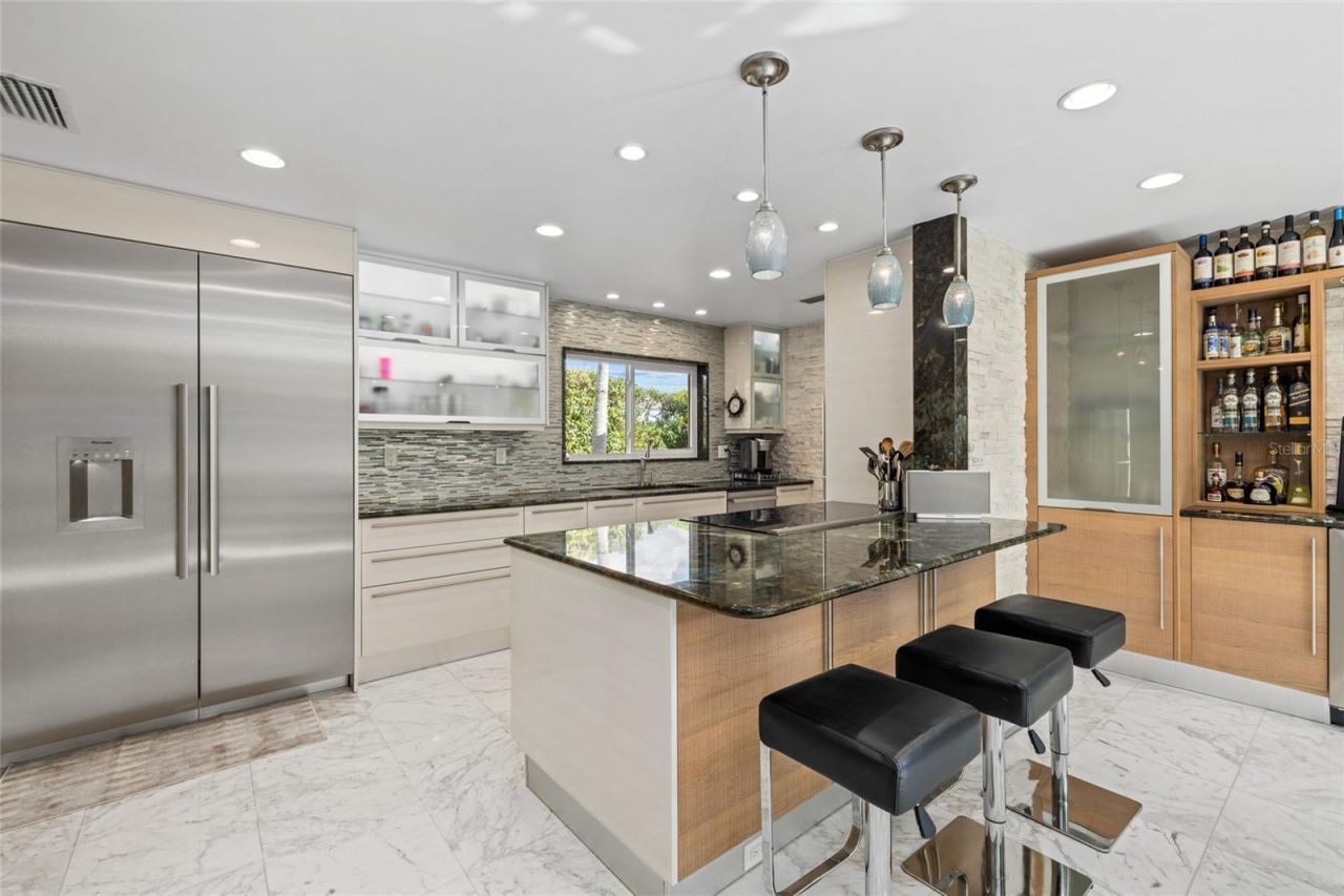 1749 Sandalwood Drive, Sarasota, FL 34231 Photo