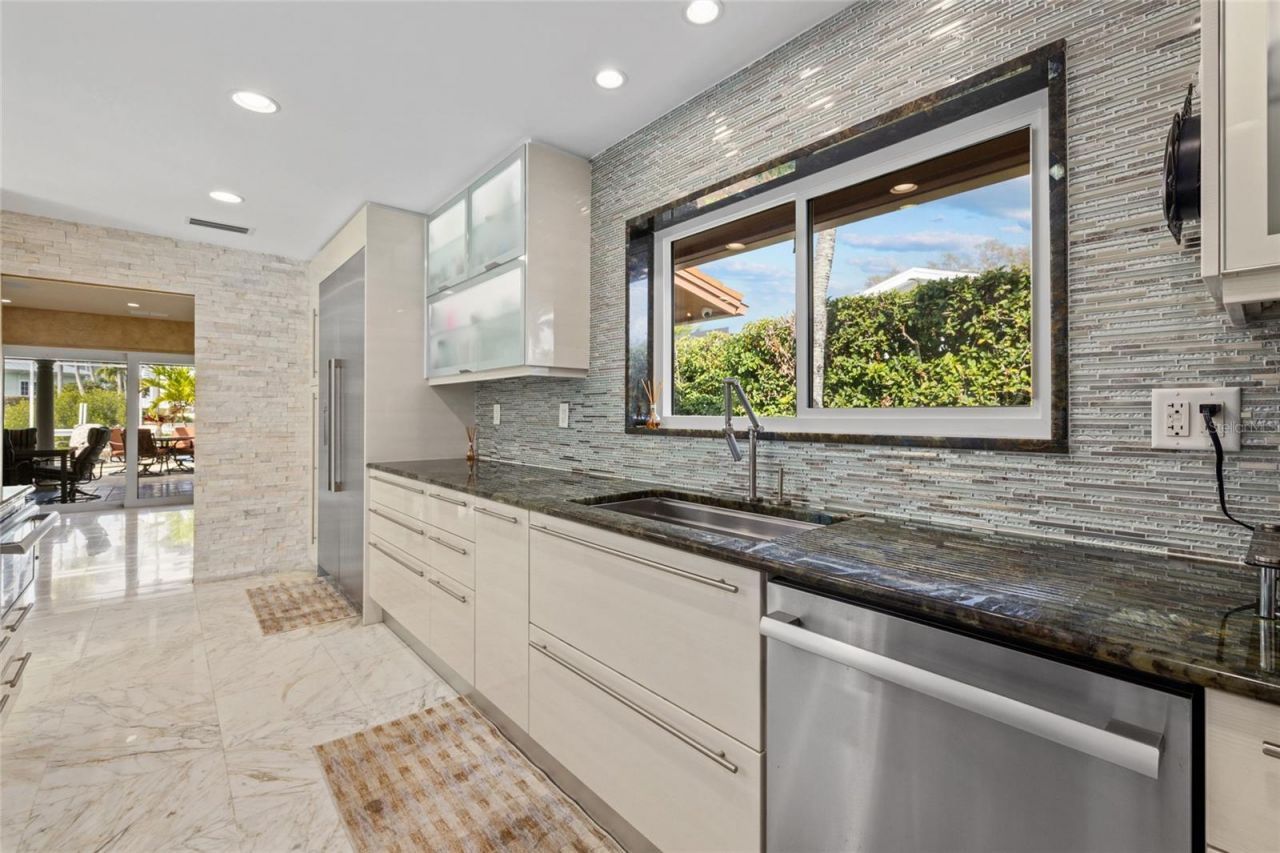 1749 Sandalwood Drive, Sarasota, FL 34231 Photo