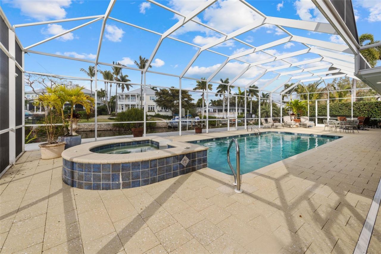 1749 Sandalwood Drive, Sarasota, FL 34231 Photo