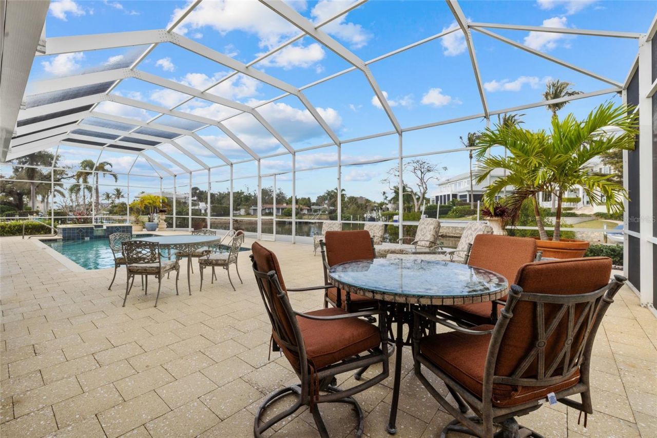 1749 Sandalwood Drive, Sarasota, FL 34231 Photo