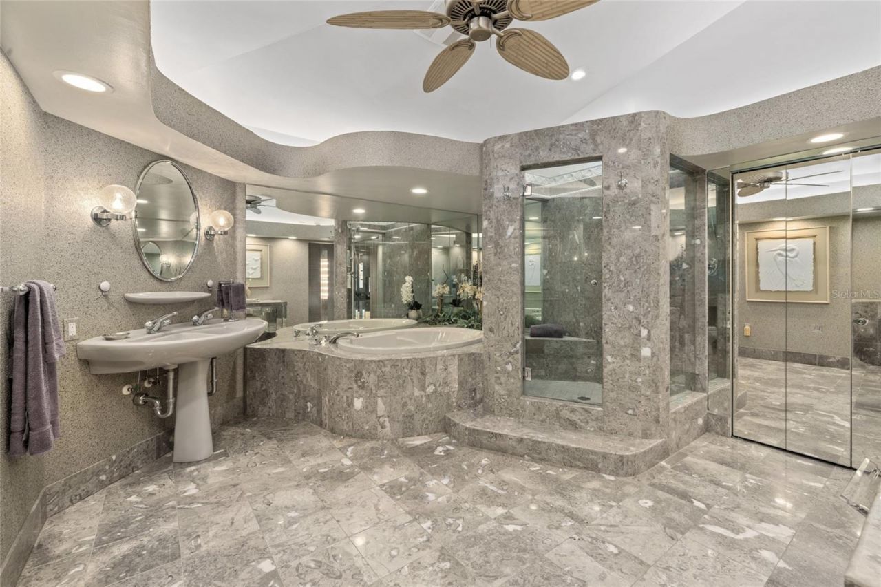 1749 Sandalwood Drive, Sarasota, FL 34231 Photo