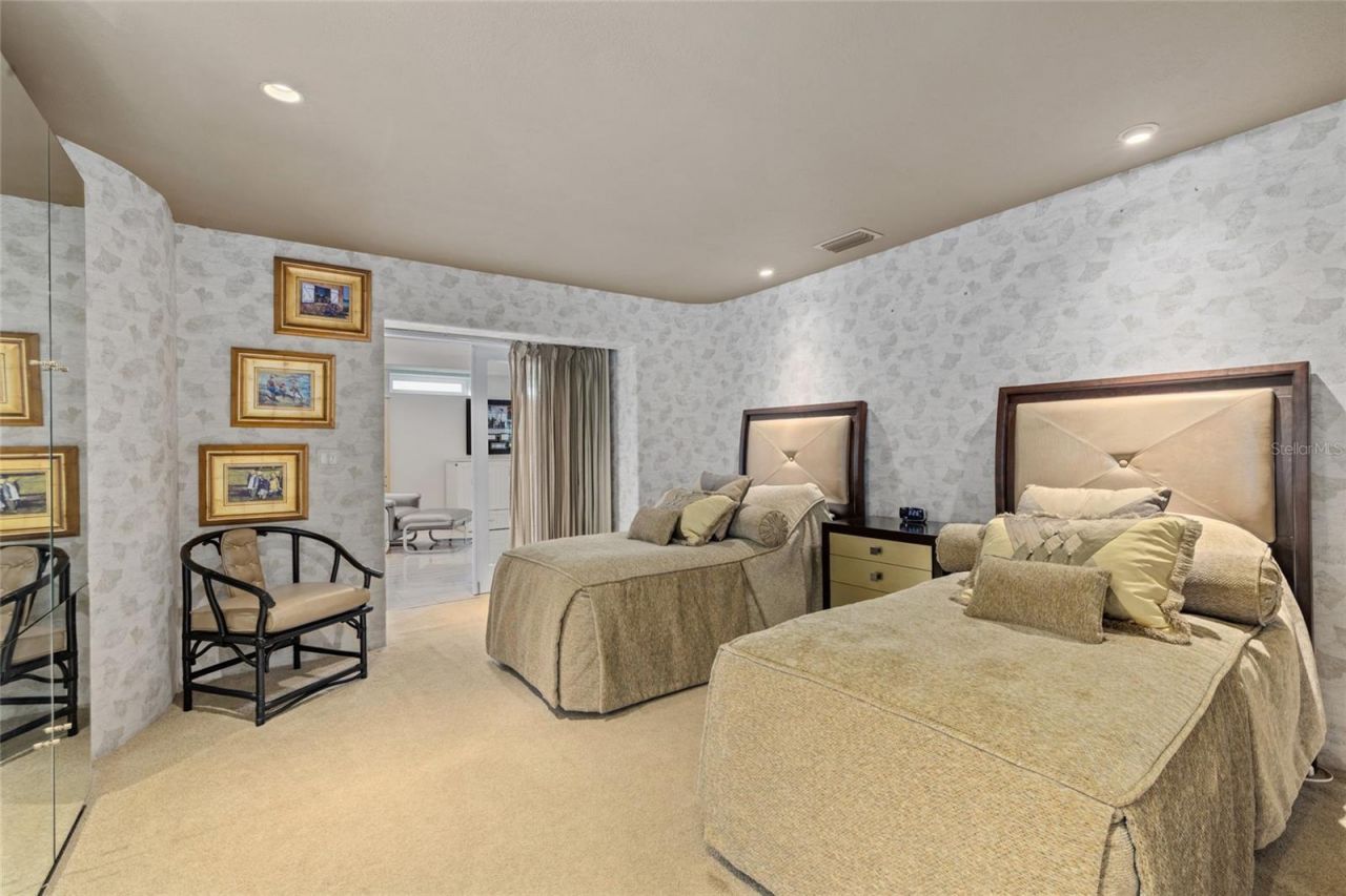 1749 Sandalwood Drive, Sarasota, FL 34231 Photo