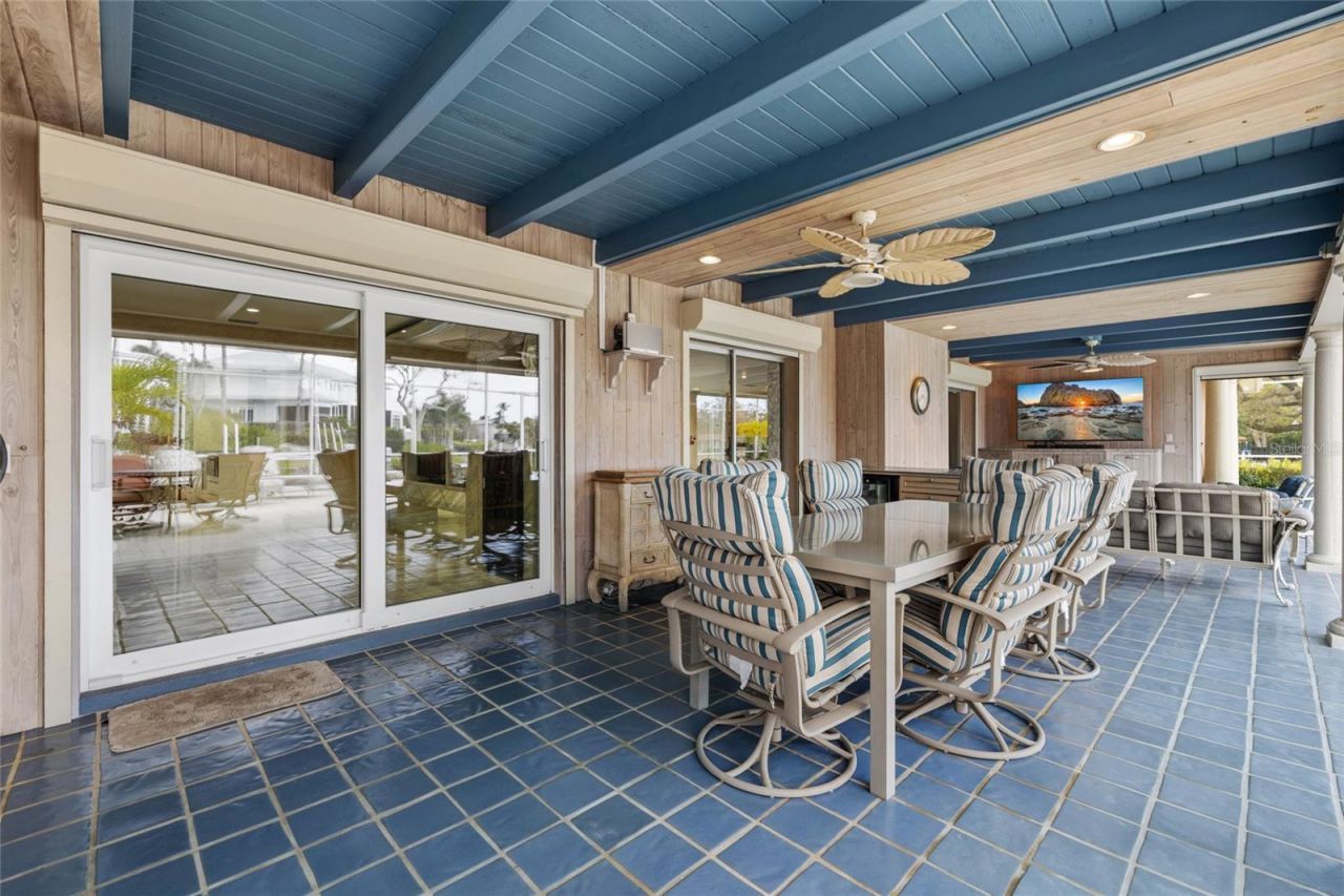 1749 Sandalwood Drive, Sarasota, FL 34231 Photo