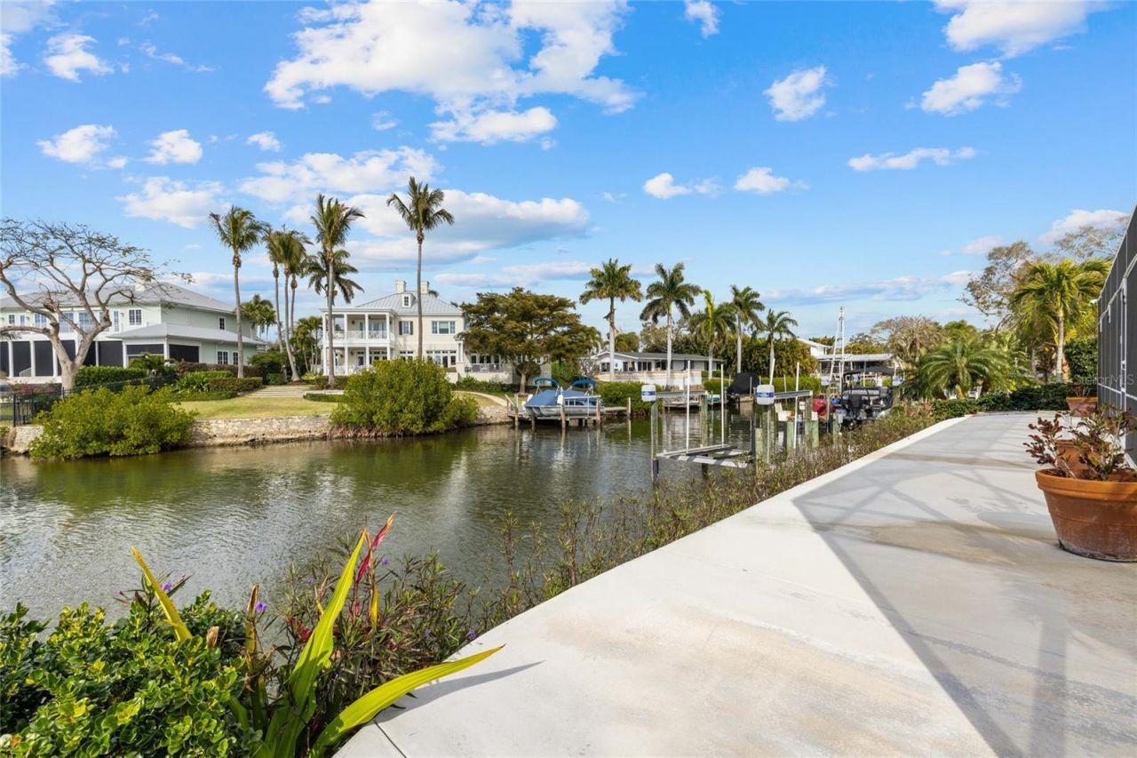 1749 Sandalwood Drive, Sarasota, FL 34231 Photo