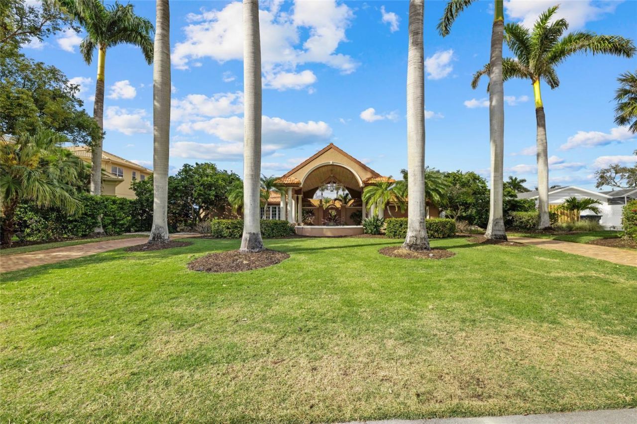 1749 Sandalwood Drive, Sarasota, FL 34231 Photo