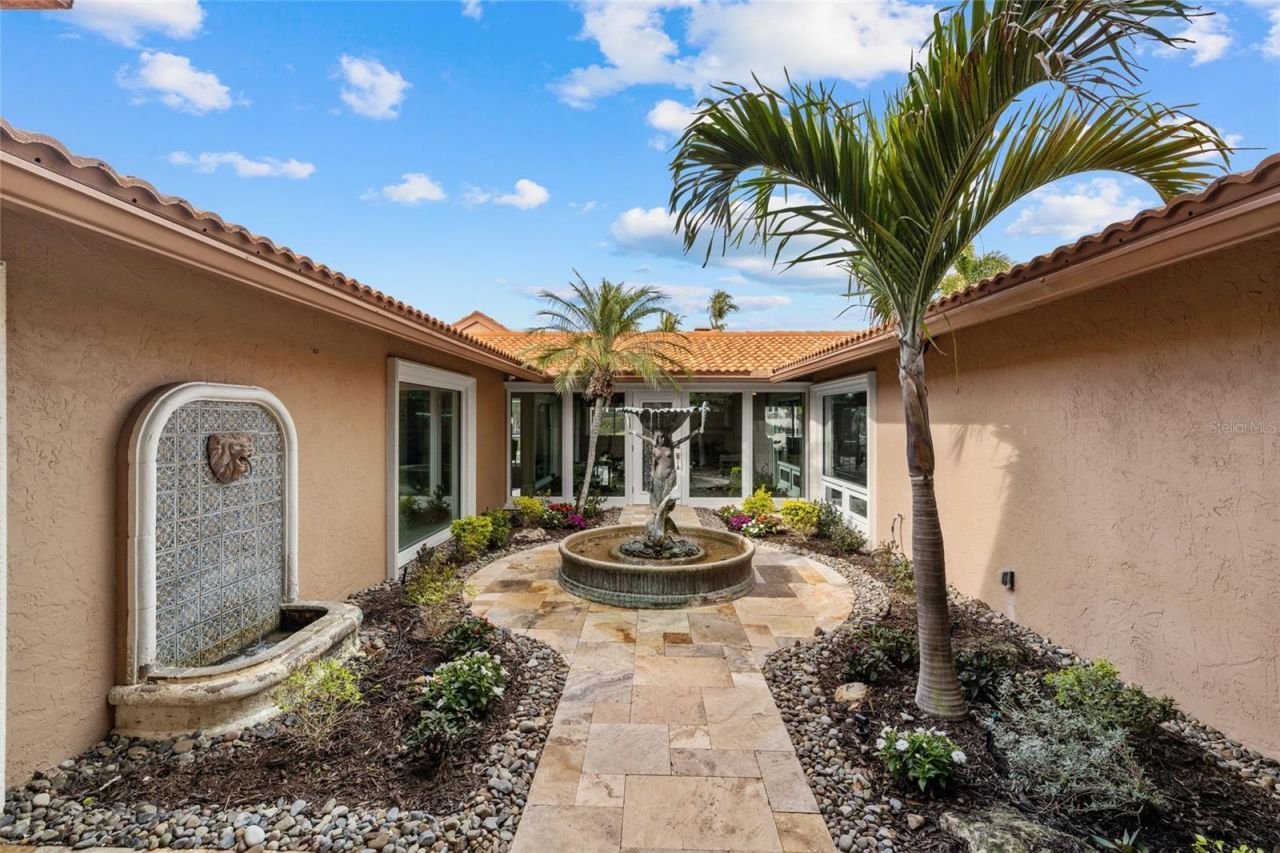1749 Sandalwood Drive, Sarasota, FL 34231 Photo