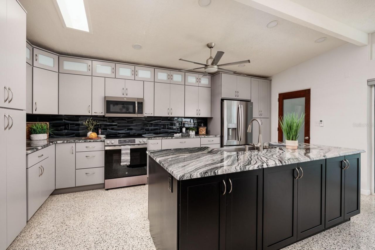 263 87th Avenue N, Saint Petersburg, FL 33702 Photo