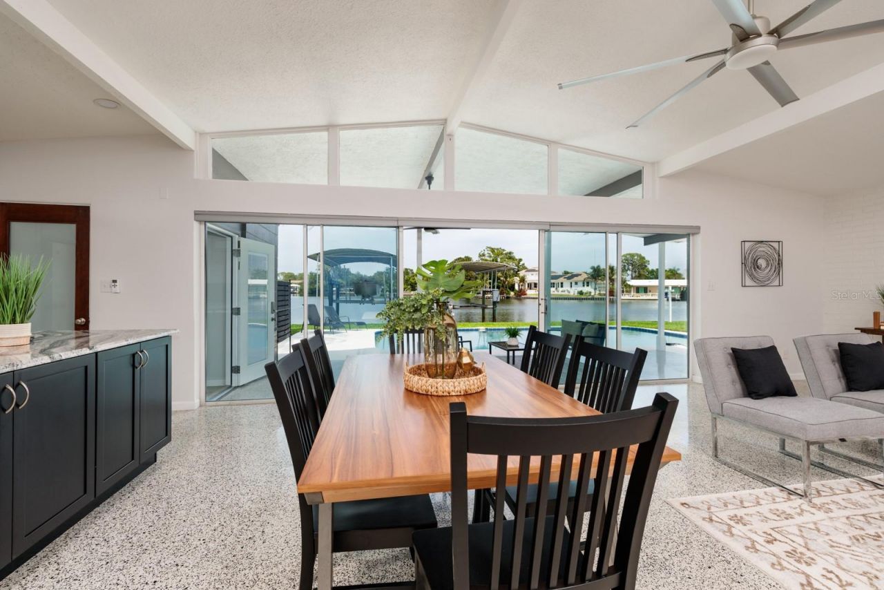 263 87th Avenue N, Saint Petersburg, FL 33702 Photo