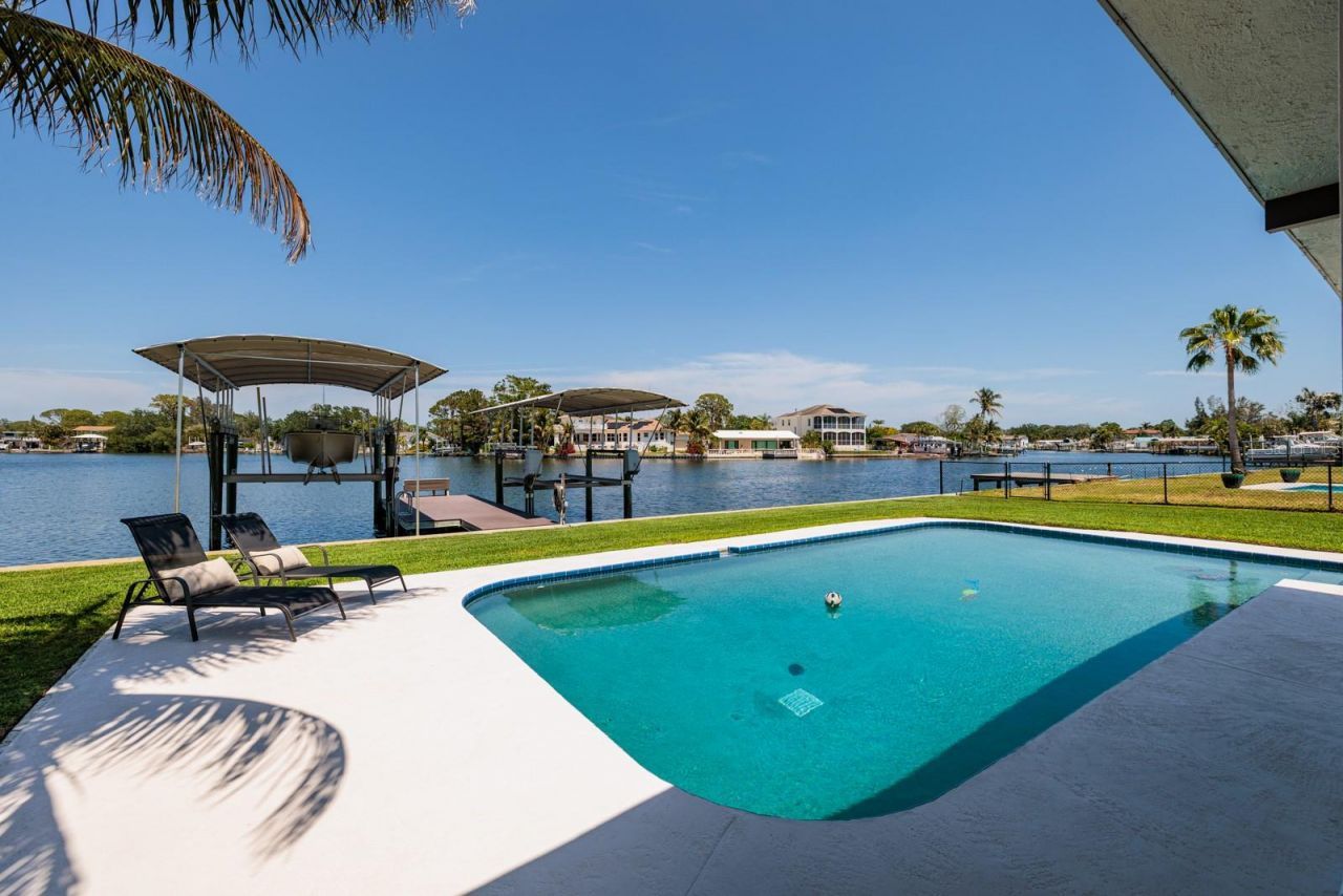 263 87th Avenue N, Saint Petersburg, FL 33702 Photo