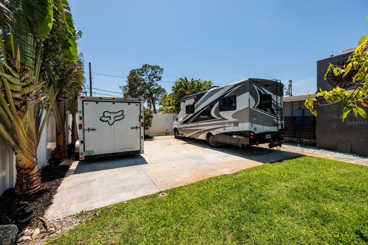 263 87th Avenue N, Saint Petersburg, FL 33702 Photo